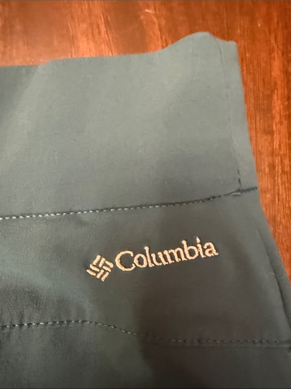 Columbia Athletic Skort in green.  Side gathers. Excellent condition .  Size L. - Picture 6 of 9
